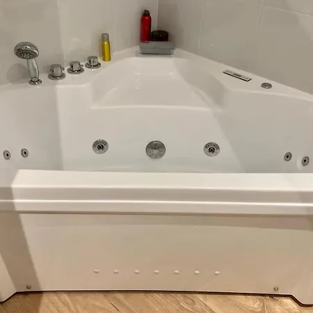 Normand Nyaraló La Croisille